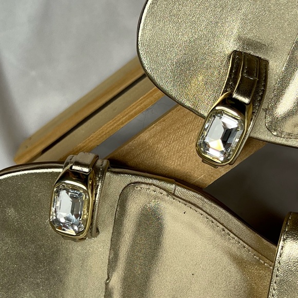 NWOT Lilly Pulitzer Callie Gold Metallic Sandals with Crystal Toe Strap - Picture 6 of 10